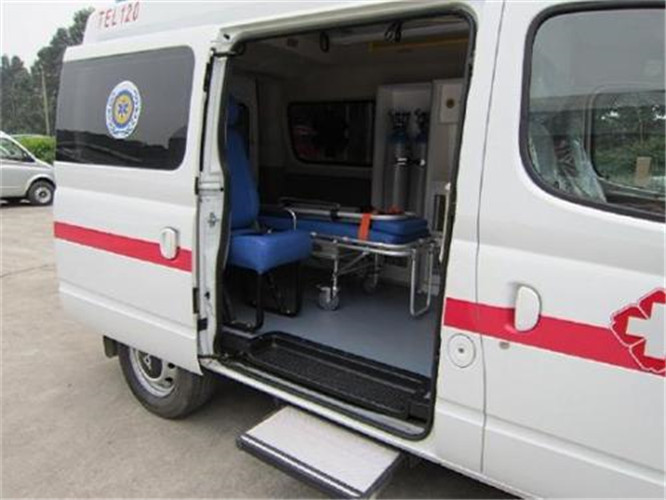 让胡路救护车出租服务案例7